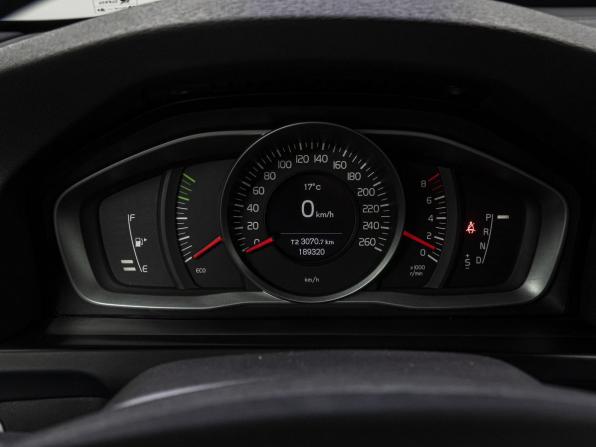 Volvo S60 II Рестайлинг с пробегом 2014 года, цена 1 379 000 рублей, 189320 км, седан, Автокод Объявления