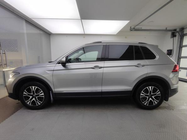 Volkswagen Tiguan II Рестайлинг с пробегом 2021 года, цена 2 600 000 рублей, 98841 км, внедорожник, Автокод Объявления
