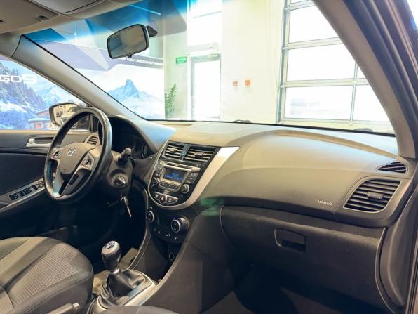 Hyundai Solaris I Рестайлинг с пробегом 2015 года, цена 959 000 рублей, 87497 км, хэтчбек, Автокод Объявления