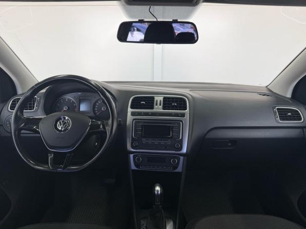 Volkswagen Polo V Рестайлинг с пробегом 2017 года, цена 1 529 000 рублей, 62500 км, седан, Автокод Объявления