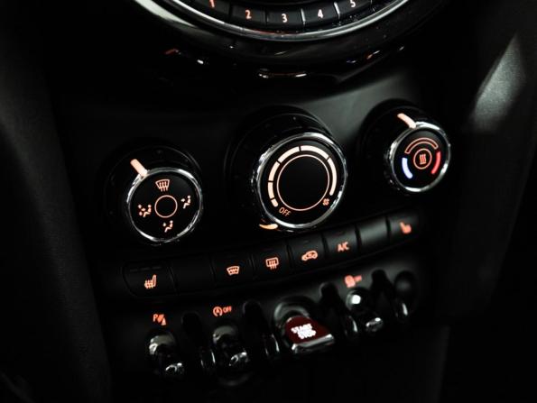 Mini Hatch III (F55/F56) с пробегом 2016 года, цена 1 549 000 рублей, 85818 км, хэтчбек, Автокод Объявления