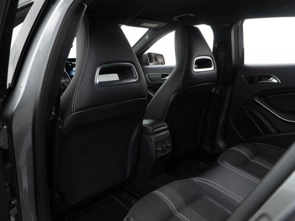 Mercedes-Benz GLA I (X156) Рестайлинг с пробегом 2019 года, цена 2 970 111 рублей, 41944 км, внедорожник, Автокод Объявления