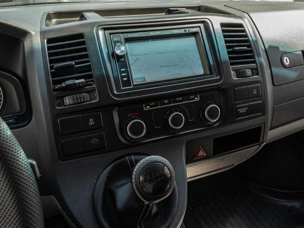 Volkswagen Caravelle T5 Рестайлинг с пробегом 2013 года, цена 2 135 000 рублей, 300375 км, минивэн, Автокод Объявления