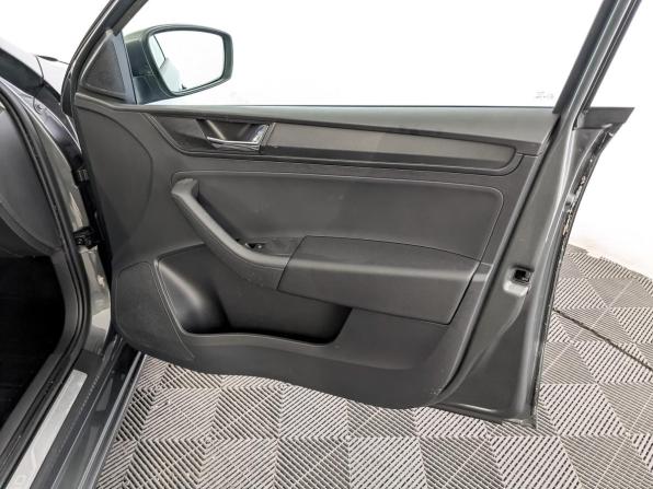Skoda Rapid II с пробегом 2021 года, цена 1 850 000 рублей, 31125 км, лифтбек, Автокод Объявления