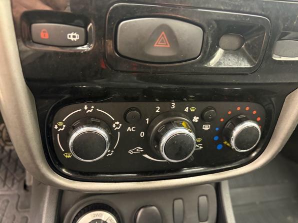 Renault Duster I с пробегом 2015 года, цена 1 065 000 рублей, 199210 км, внедорожник, Автокод Объявления