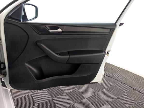 Volkswagen Polo VI с пробегом 2022 года, цена 1 699 000 рублей, 85292 км, лифтбек, Автокод Объявления