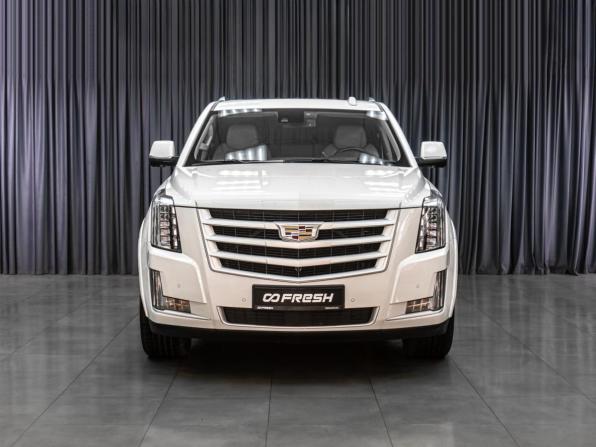 Cadillac Escalade IV с пробегом 2016 года, цена 3 070 000 рублей, 226176 км, внедорожник, Автокод Объявления
