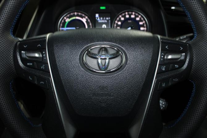 Toyota Vellfire II Рестайлинг с пробегом 2018 года, цена 4 200 000 рублей, 102430 км, минивэн, Автокод Объявления