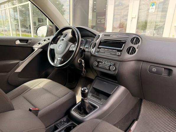 Volkswagen Tiguan I Рестайлинг с пробегом 2015 года, цена 1 499 000 рублей, 86002 км, внедорожник, Автокод Объявления