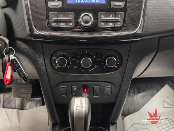 Renault Sandero II Рестайлинг с пробегом 2021 года, цена 1 460 000 рублей, 9800 км, хэтчбек, Автокод Объявления