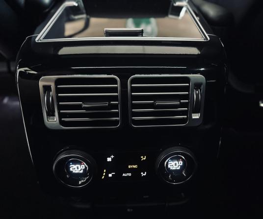 Land Rover Range Rover IV Рестайлинг с пробегом 2018 года, цена 5 990 000 рублей, 161531 км, внедорожник, Автокод Объявления
