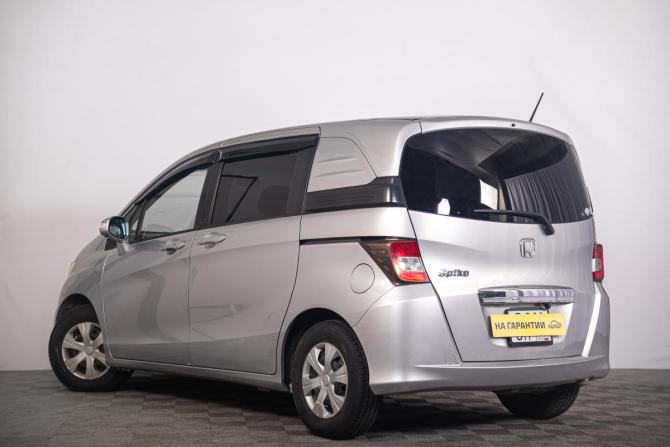 Honda Freed I Рестайлинг с пробегом 2012 года, цена 1 149 000 рублей, 123000 км, компактвэн, Автокод Объявления