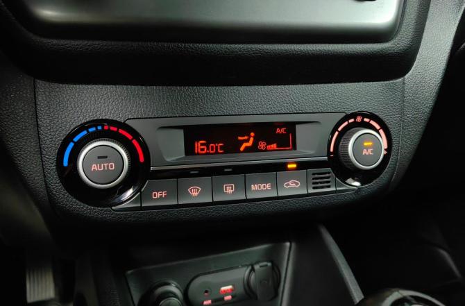 Kia Rio III Рестайлинг с пробегом 2016 года, цена 1 255 000 рублей, 59490 км, седан, Автокод Объявления