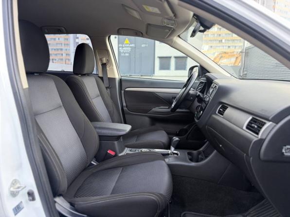 Mitsubishi Outlander III Рестайлинг 2 с пробегом 2016 года, цена 1 645 000 рублей, 160000 км, внедорожник, Автокод Объявления