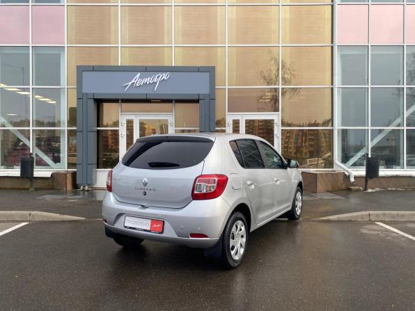Renault Sandero II с пробегом 2018 года, цена 990 000 рублей, 71563 км, хэтчбек, Автокод Объявления