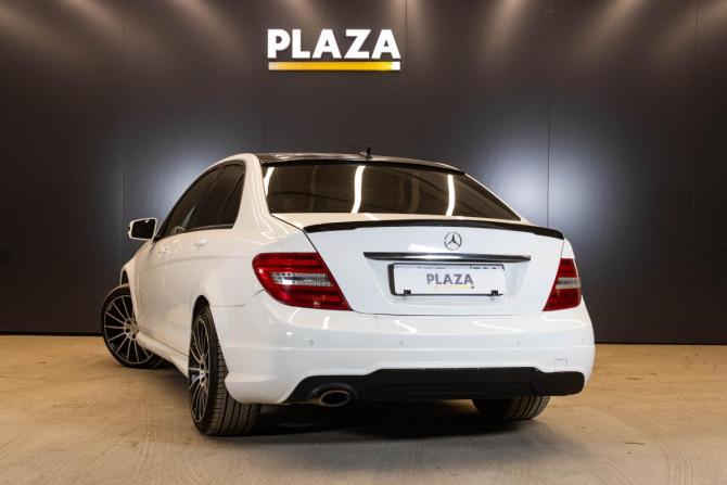Mercedes-Benz C-Класс III (W204) Рестайлинг с пробегом 2012 года, цена 1 569 000 рублей, 265053 км, седан, Автокод Объявления