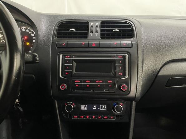 Volkswagen Polo V с пробегом 2015 года, цена 849 000 рублей, 223346 км, седан, Автокод Объявления