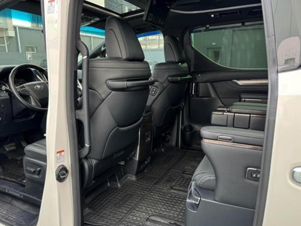 Toyota Alphard III Рестайлинг с пробегом 2021 года, цена 8 349 000 рублей, 70682 км, минивэн, Автокод Объявления
