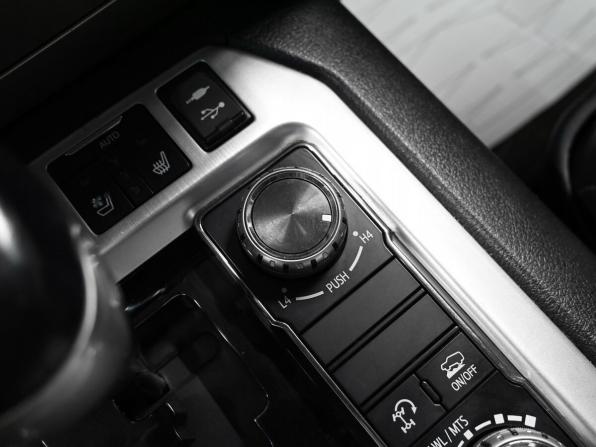 Toyota Land Cruiser 200 Series Рестайлинг 2 с пробегом 2015 года, цена 5 450 000 рублей, 170541 км, внедорожник, Автокод Объявления
