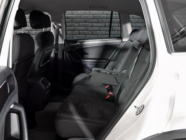 Volkswagen Tiguan II с пробегом 2018 года, цена 3 090 000 рублей, 89364 км, внедорожник, Автокод Объявления