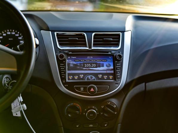 Hyundai Solaris I Рестайлинг с пробегом 2015 года, цена 960 000 рублей, 154219 км, седан, Автокод Объявления