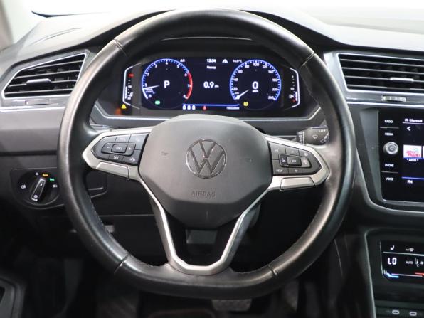 Volkswagen Tiguan II Рестайлинг с пробегом 2021 года, цена 2 690 000 рублей, 100228 км, внедорожник, Автокод Объявления