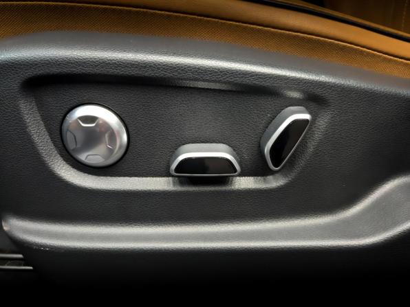 Hongqi HQ9 с пробегом 2022 года, цена 3 555 000 рублей, 73777 км, минивэн, Автокод Объявления