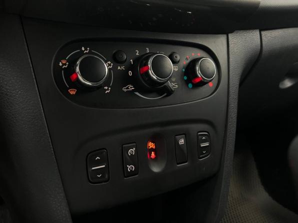 Renault Logan II с пробегом 2015 года, цена 630 000 рублей, 227000 км, седан, Автокод Объявления