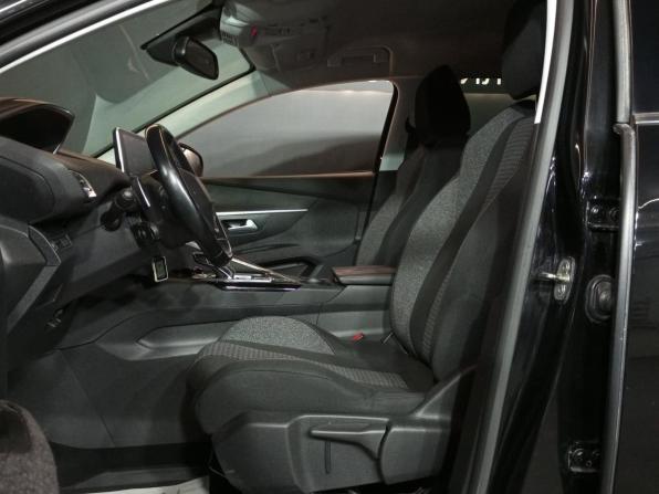 Peugeot 3008 II с пробегом 2018 года, цена 1 790 000 рублей, 114099 км, внедорожник, Автокод Объявления