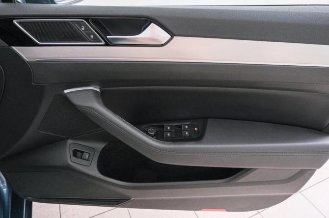 Volkswagen Passat B8 с пробегом 2017 года, цена 2 029 000 рублей, 33132 км, универсал, Автокод Объявления