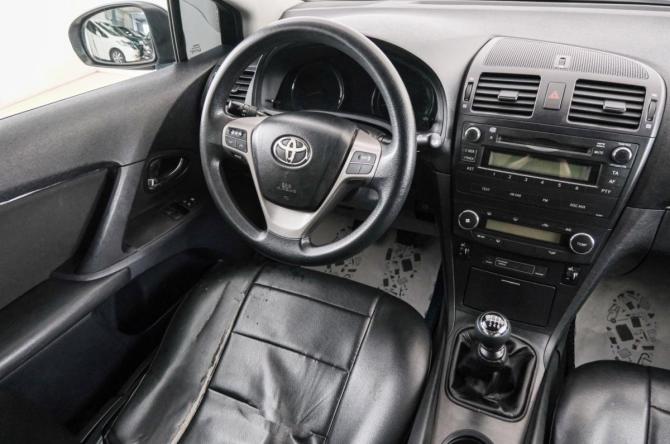 Toyota Avensis III с пробегом 2010 года, цена 1 229 000 рублей, 165100 км, седан, Автокод Объявления