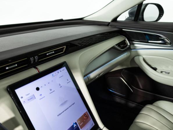 Hongqi H5 II с пробегом 2023 года, цена 2 600 000 рублей, 77438 км, седан, Автокод Объявления
