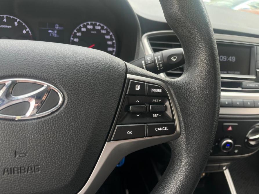 Hyundai Solaris II Санкт-Петербург  - изображение 12