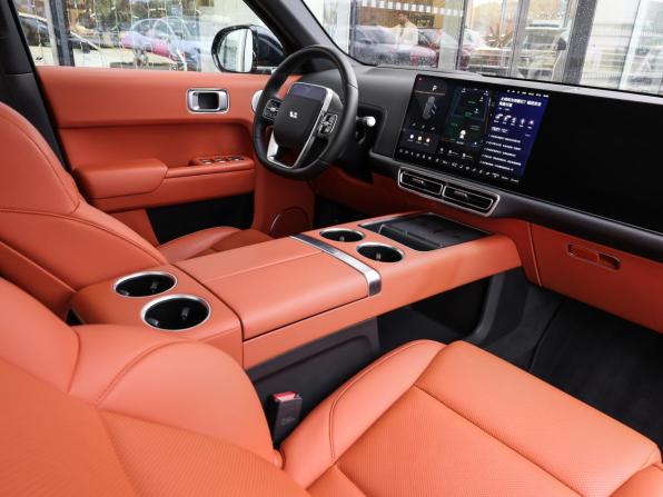 Li Auto (Lixiang) L9 I с пробегом 2023 года, цена 6 998 000 рублей, 35738 км, внедорожник, Автокод Объявления