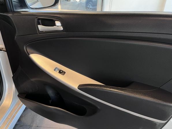 Hyundai Solaris I с пробегом 2012 года, цена 675 000 рублей, 168172 км, седан, Автокод Объявления