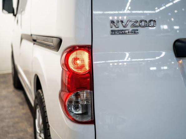 Nissan NV200 с пробегом 2018 года, цена 1 835 000 рублей, 130105 км, минивэн, Автокод Объявления