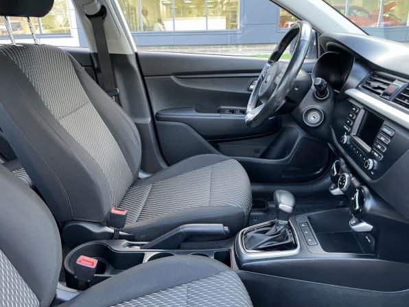 Kia Rio IV с пробегом 2018 года, цена 1 199 000 рублей, 71200 км, хэтчбек, Автокод Объявления