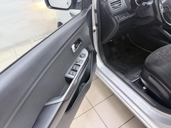 Kia Rio III Рестайлинг с пробегом 2016 года, цена 1 140 000 рублей, 78430 км, хэтчбек, Автокод Объявления
