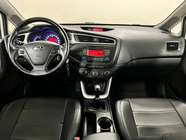 Kia Ceed II Рестайлинг с пробегом 2015 года, цена 970 000 рублей, 199000 км, хэтчбек, Автокод Объявления