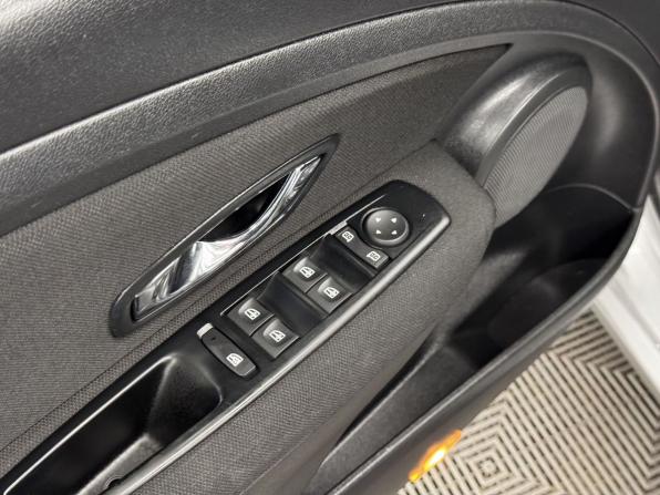 Renault Fluence I с пробегом 2013 года, цена 677 000 рублей, 178175 км, седан, Автокод Объявления