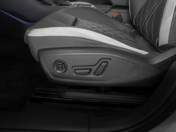 Audi Q3 II (F3) с пробегом 2025 года, цена 4 990 000 рублей, 17 км, внедорожник, Автокод Объявления
