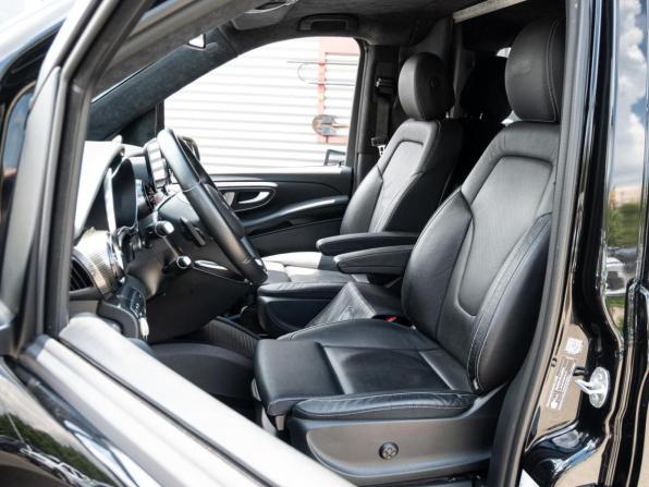 Mercedes-Benz V-Класс III (W447) Рестайлинг 2 с пробегом 2023 года, цена 12 200 000 рублей, 71761 км, минивэн, Автокод Объявления