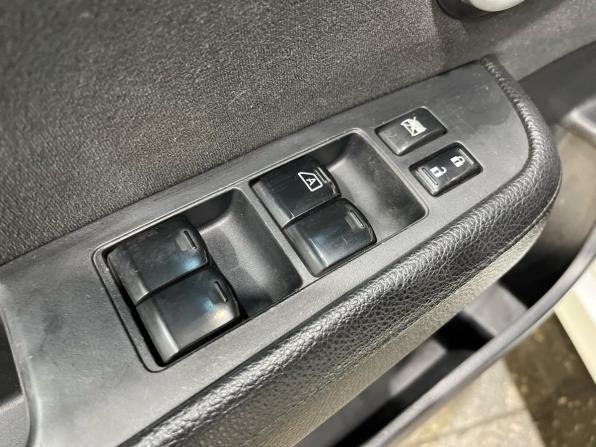 Nissan Tiida I Рестайлинг с пробегом 2013 года, цена 560 000 рублей, 234915 км, хэтчбек, Автокод Объявления