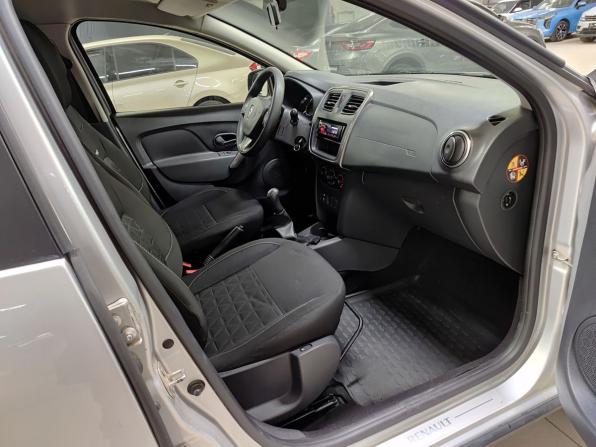 Renault Sandero II с пробегом 2016 года, цена 939 000 рублей, 108635 км, хэтчбек, Автокод Объявления