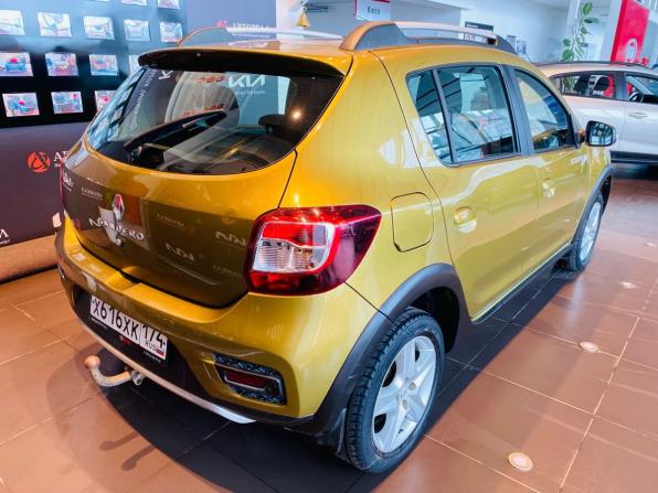 Renault Sandero II с пробегом 2017 года, цена 1 070 000 рублей, 62000 км, хэтчбек, Автокод Объявления