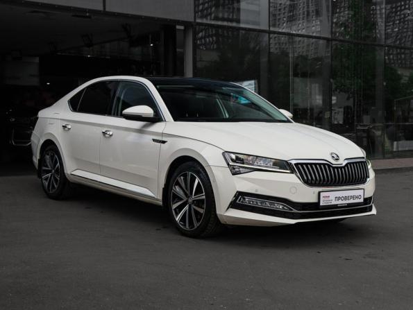 Skoda Superb III Рестайлинг с пробегом 2020 года, цена 2 699 000 рублей, 53940 км, лифтбек, Автокод Объявления