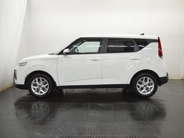 Kia Soul III с пробегом 2022 года, цена 1 995 000 рублей, 67000 км, хэтчбек, Автокод Объявления