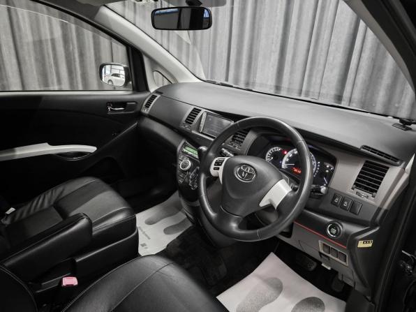 Toyota ISis I Рестайлинг с пробегом 2012 года, цена 1 270 000 рублей, 185000 км, минивэн, Автокод Объявления