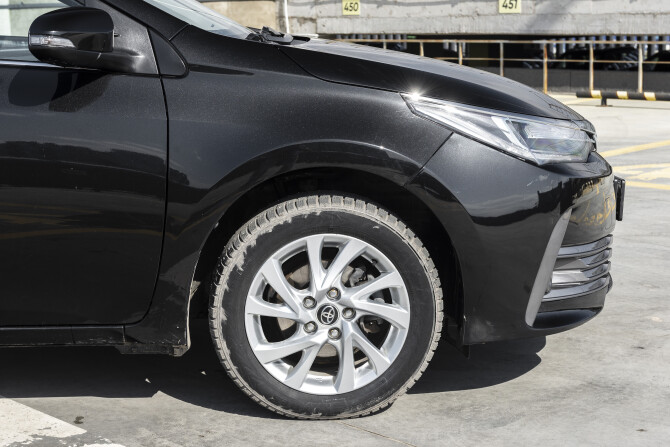 Toyota Corolla XI (E160 E170 E180) Рестайлинг 1 с пробегом 2016 года, цена 1 686 000 рублей, 77800 км, седан, Автокод Объявления