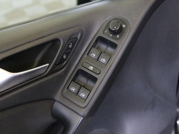 Volkswagen Golf VI с пробегом 2012 года, цена 590 000 рублей, 170334 км, хэтчбек, Автокод Объявления
